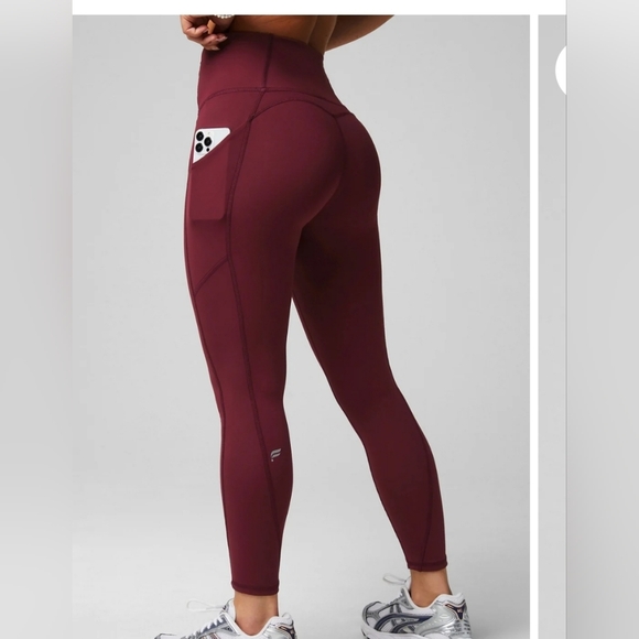Fabletics Oasis PureLuxe High-Waisted 7/8 Leggings Merlot size 4x - Picture 3 of 4